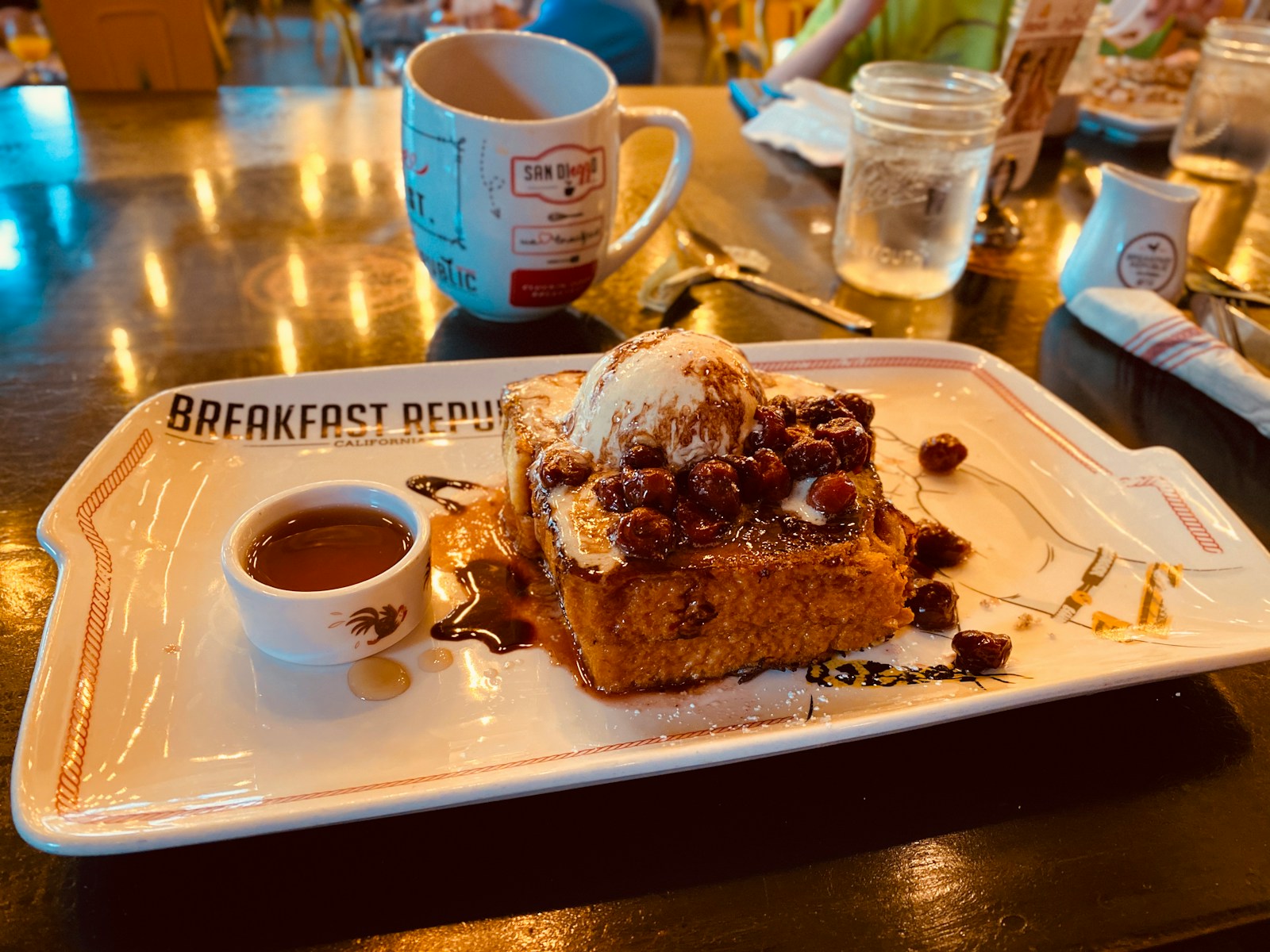 Strawberry Rhubarb Jam Crumble Bars 🍓